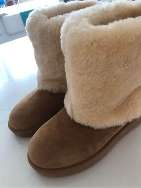 Never worn UGG Chestnut Suede Shearling Fold-Over Fur Boot size 6